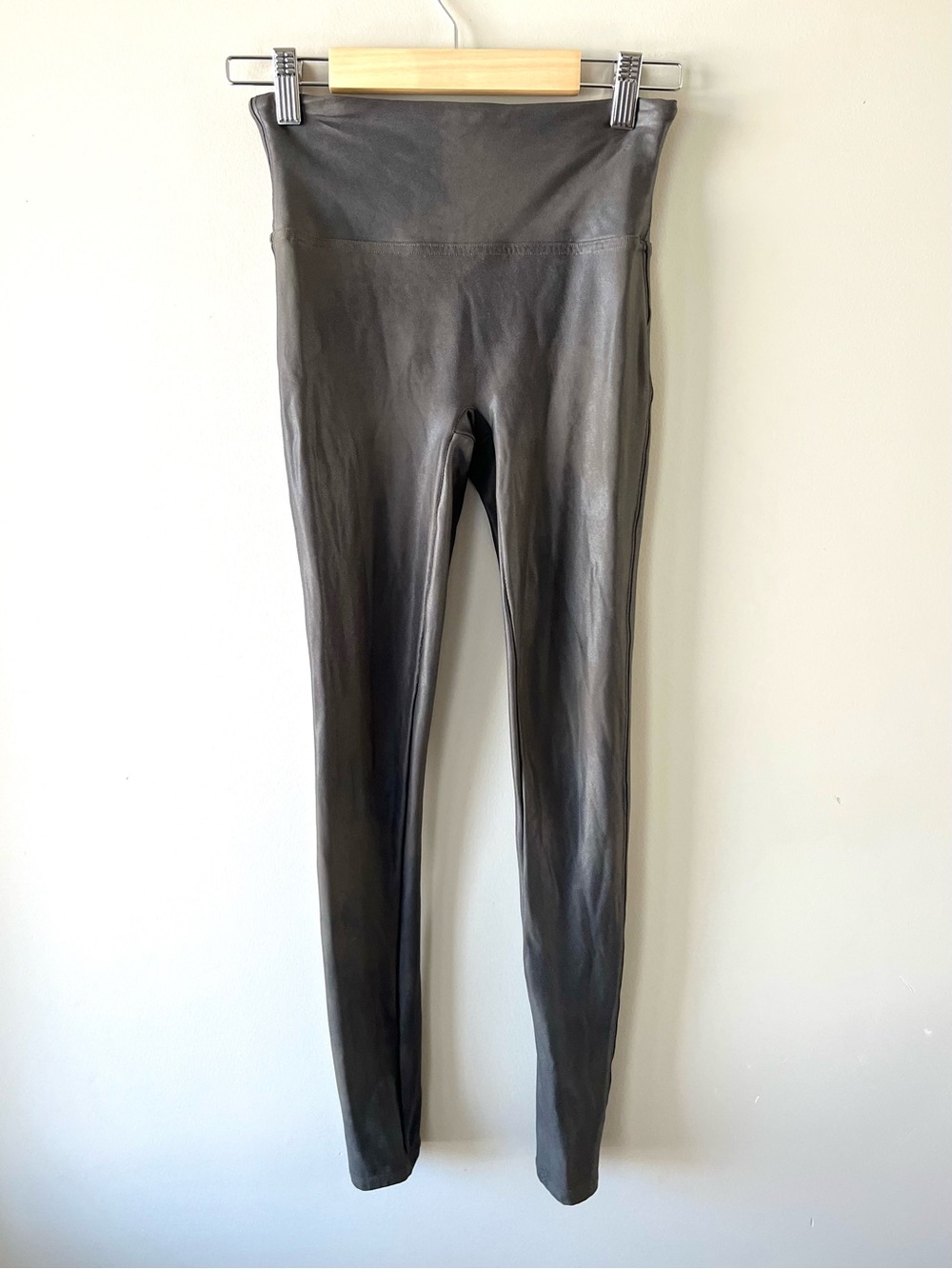 SPANX High-Waist Leggings Metallic Charcoal Colour Size Small - Shapewear